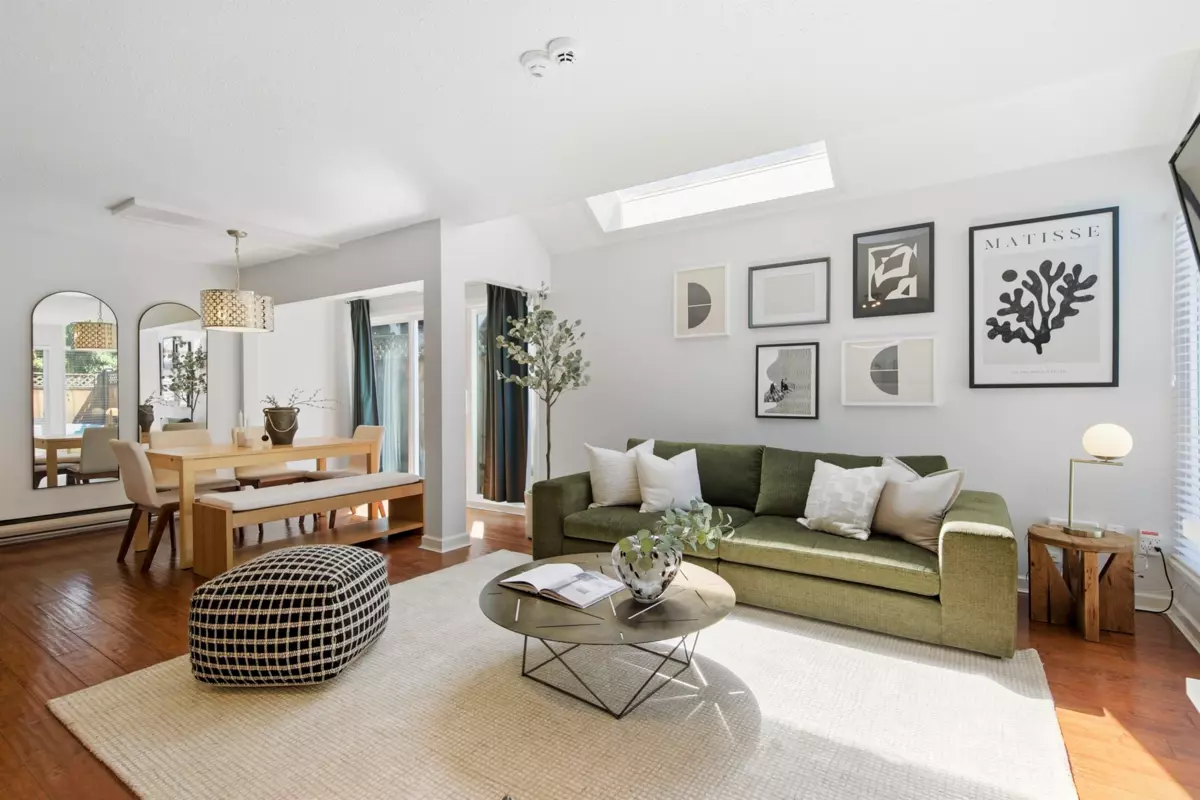 Living Room Photo of 3385 W 8th Avenue, Vancouver, BC