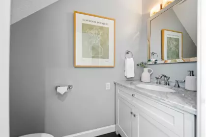 Walk-In Closet Photo of 3385 W 8th Avenue, Vancouver, BC