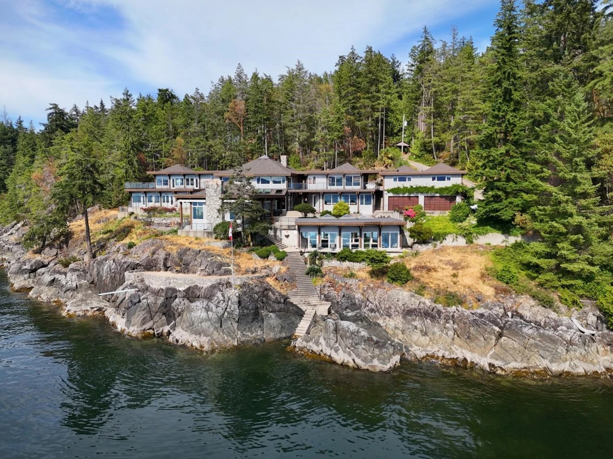 Exterior Rear Photo of 11579 Sunshine Coast Highway, Halfmoon Bay, BC