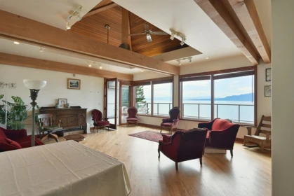 Entry Foyer Photo of 11579 Sunshine Coast Highway, Halfmoon Bay, BC