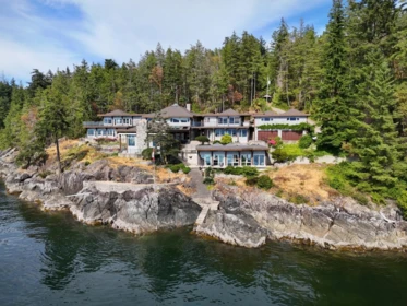 11579 Sunshine Coast Highway, Halfmoon Bay, BC, Halfmoon Bay — Single Family Residence for sale