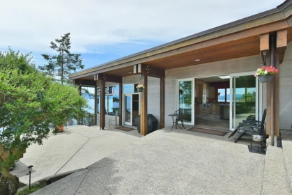 Staircase Photo of 11579 Sunshine Coast Highway, Halfmoon Bay, BC