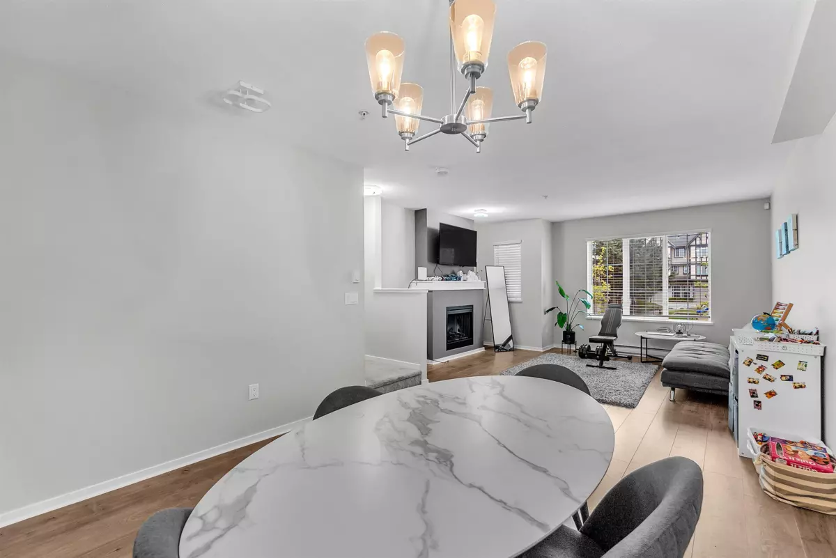 Dining Area Photo of 150 20875 80 Avenue, Langley, BC