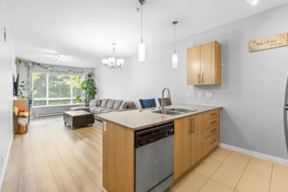 208 2943 Nelson Place, Abbotsford, BC, Abbotsford — Apartment/Condo for sale
