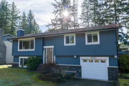 20754 39a Avenue, Langley, BC, Langley — Single Family Residence for sale