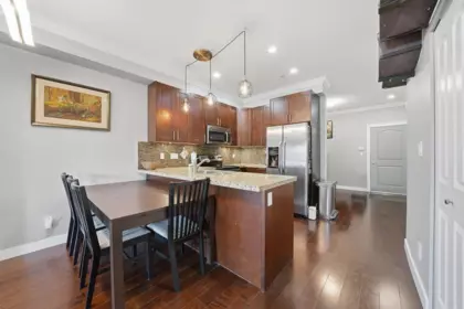 Kitchen Photo of 203 2664 Kingsway Avenue, Port Coquitlam, BC