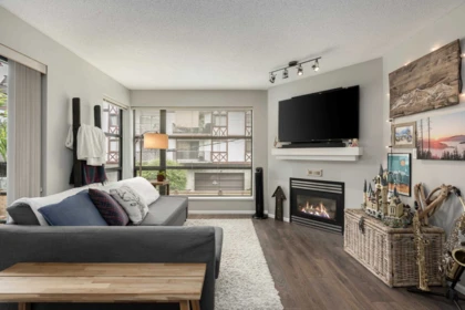 305 124 W 3rd Street, North Vancouver, BC, North Vancouver — Apartment/Condo for sale