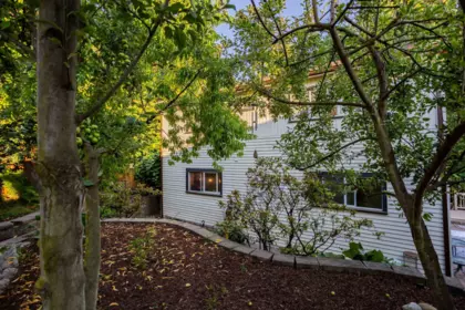 Garden / Landscaping Photo of 4479 Marine Drive, Burnaby, BC