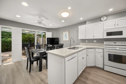 Breakfast Nook Photo of 215 Morningside Drive, Tsawwassen, BC
