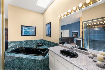 Entry Foyer Photo of 215 Morningside Drive, Tsawwassen, BC
