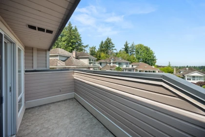 Garden / Landscaping Photo of 215 Morningside Drive, Tsawwassen, BC