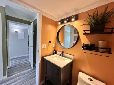 Mudroom Photo of 817 31955 Old Yale Road, Abbotsford, BC