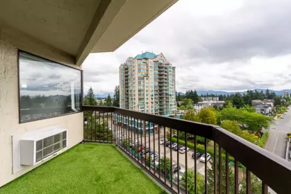 Outdoor Deck Photo of 817 31955 Old Yale Road, Abbotsford, BC