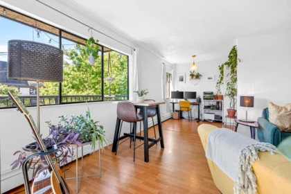 Breakfast Nook Photo of 201 338 Ward Street, New Westminster, BC