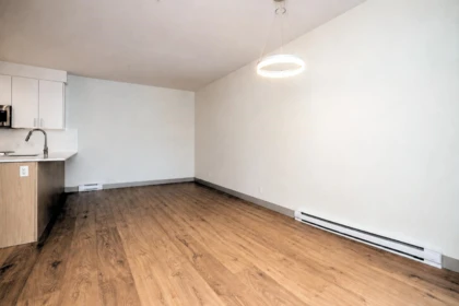 210 6968 Royal Oak Avenue, Burnaby, BC, Burnaby — Apartment/Condo for sale