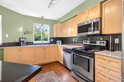 Kitchen Photo of 104 32725 George Ferguson Way, Abbotsford, BC