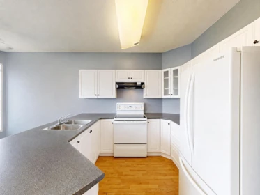 Walk-In Closet Photo of 6495 186 Street, Surrey, BC