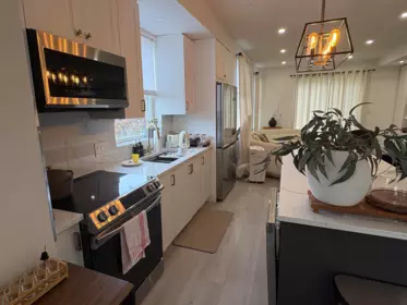 Kitchen Island Photo of 11 2495 Davies Avenue, Port Coquitlam, BC