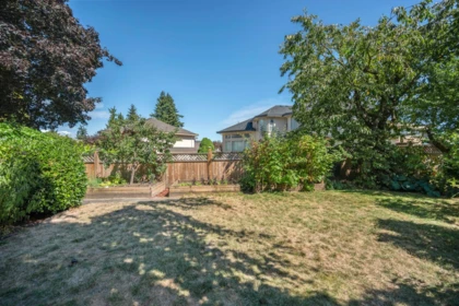 Fitness Center Photo Near 16614 Cherryhill Crescent, Surrey, BC