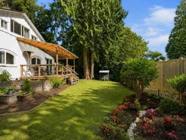 Outdoor Deck Photo of 3131 Beach Avenue, Roberts Creek, BC