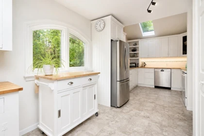 Primary Bedroom Photo of 3131 Beach Avenue, Roberts Creek, BC