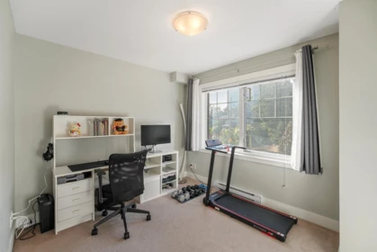 Bedroom 2 Photo of 1 838 Royal Avenue, New Westminster, BC