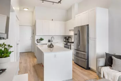 Kitchen Island Photo of 621 20673 78 Avenue, Langley, BC