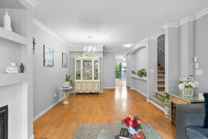 Breakfast Nook Photo of 33 19141 124 Avenue, Pitt Meadows, BC