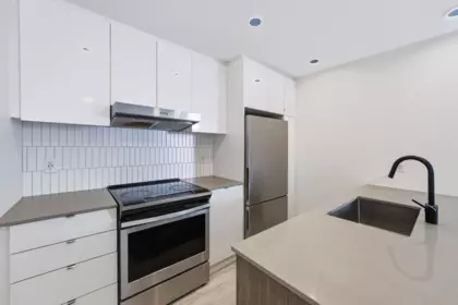 Kitchen Island Photo of 407 32838 Landeau Place, Abbotsford, BC