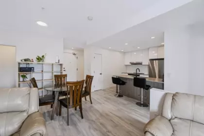 Kitchen Photo of 407 32838 Landeau Place, Abbotsford, BC