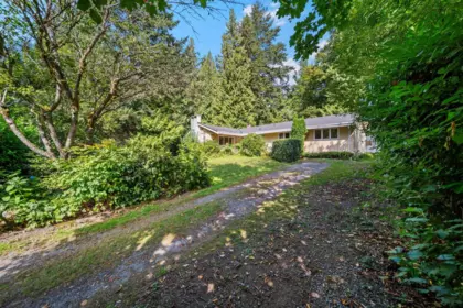 Kitchen Photo of 355 Mathers Avenue, West Vancouver, BC