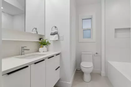 Powder Room Photo of 1234 E 19th Avenue, Vancouver, BC