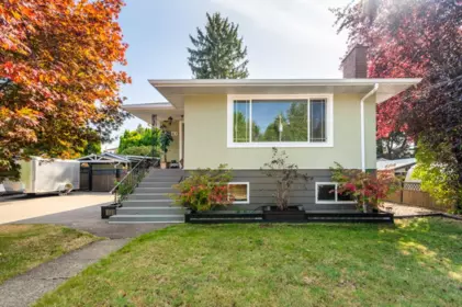 Living Room Photo of 12882 98a Avenue, Surrey, BC