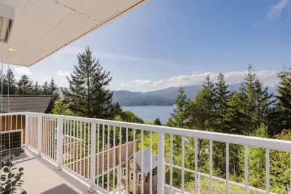 Staircase Photo of 5872 Deerhorn Drive, Sechelt, BC