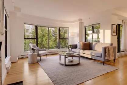 Breakfast Nook Photo of 300 1410 Bute Street, Vancouver, BC