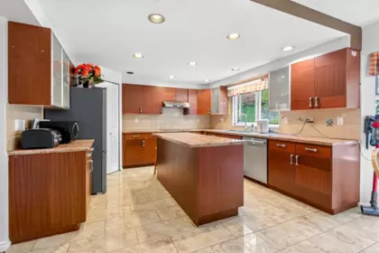 Breakfast Nook Photo of 1599 Plateau Crescent, Coquitlam, BC