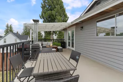 Garden / Landscaping Photo of 409 Sherbrooke Street, New Westminster, BC