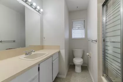 Hallway Photo of 409 Sherbrooke Street, New Westminster, BC