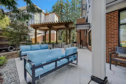 Front Yard Photo of 501 3438 146a Street, Surrey, BC