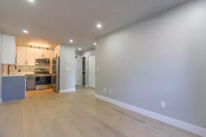 201 1948 Coquitlam Avenue, Port Coquitlam, BC, Port Coquitlam — Apartment/Condo for sale