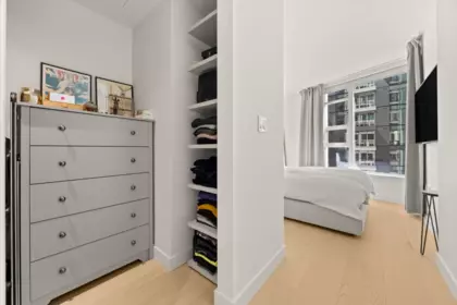 Laundry Room Photo of 2007 1289 Hornby Street, Vancouver, BC