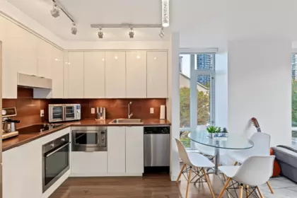 Breakfast Nook Photo of 315 161 W Georgia Street, Vancouver, BC