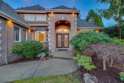 3528 Canterbury Drive, Surrey, BC, Surrey — Single Family Residence for sale