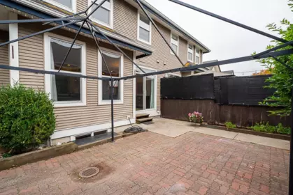 Front Yard Photo of 4 18055 70th Avenue, Surrey, BC