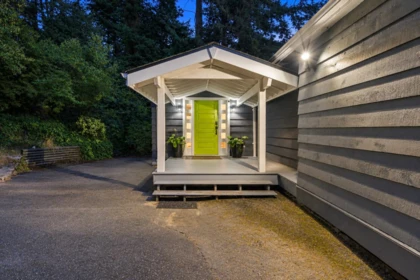 Garden / Landscaping Photo of 1095 W Keith Road, North Vancouver, BC