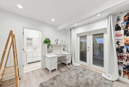 Hallway Photo of 1095 W Keith Road, North Vancouver, BC