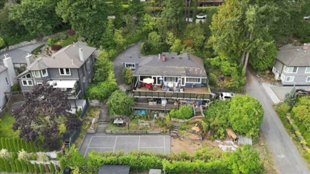 Hot Tub / Spa Photo of 1095 W Keith Road, North Vancouver, BC