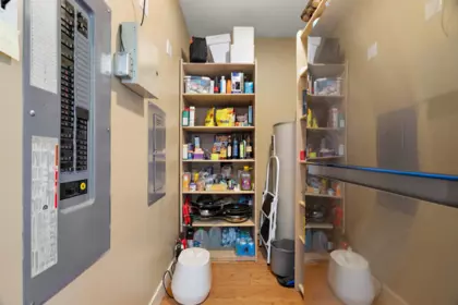 Mudroom Photo of 2 37 Salamanca Road, No City Value, BC