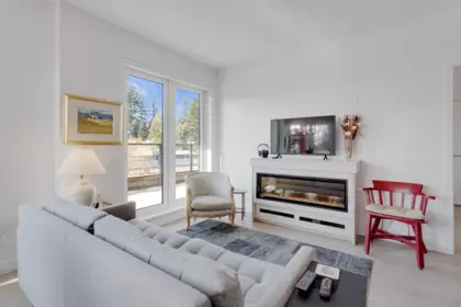 206 3220 Connaught Crescent, North Vancouver, BC, North Vancouver — Apartment/Condo for sale