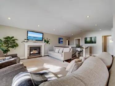 6014 Cowrie Street, Sechelt, BC, Sechelt — Single Family Residence for sale